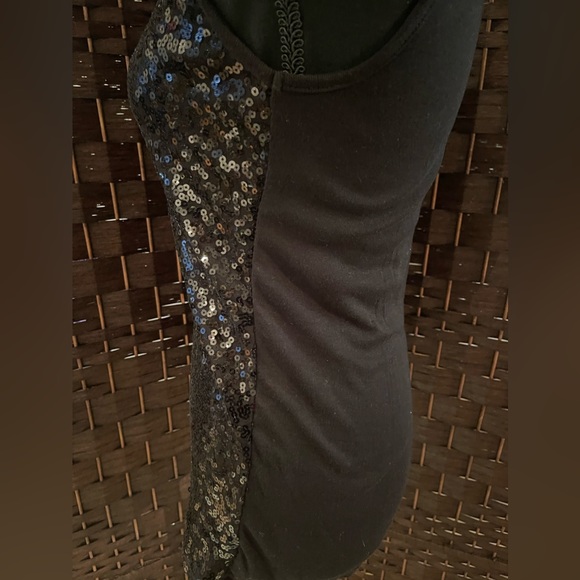 Women’s Old Navy Sequined Black Tank Top - Size Large -NWT - Picture 4 of 5
